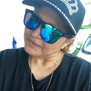 Meet your Posher, Leticia